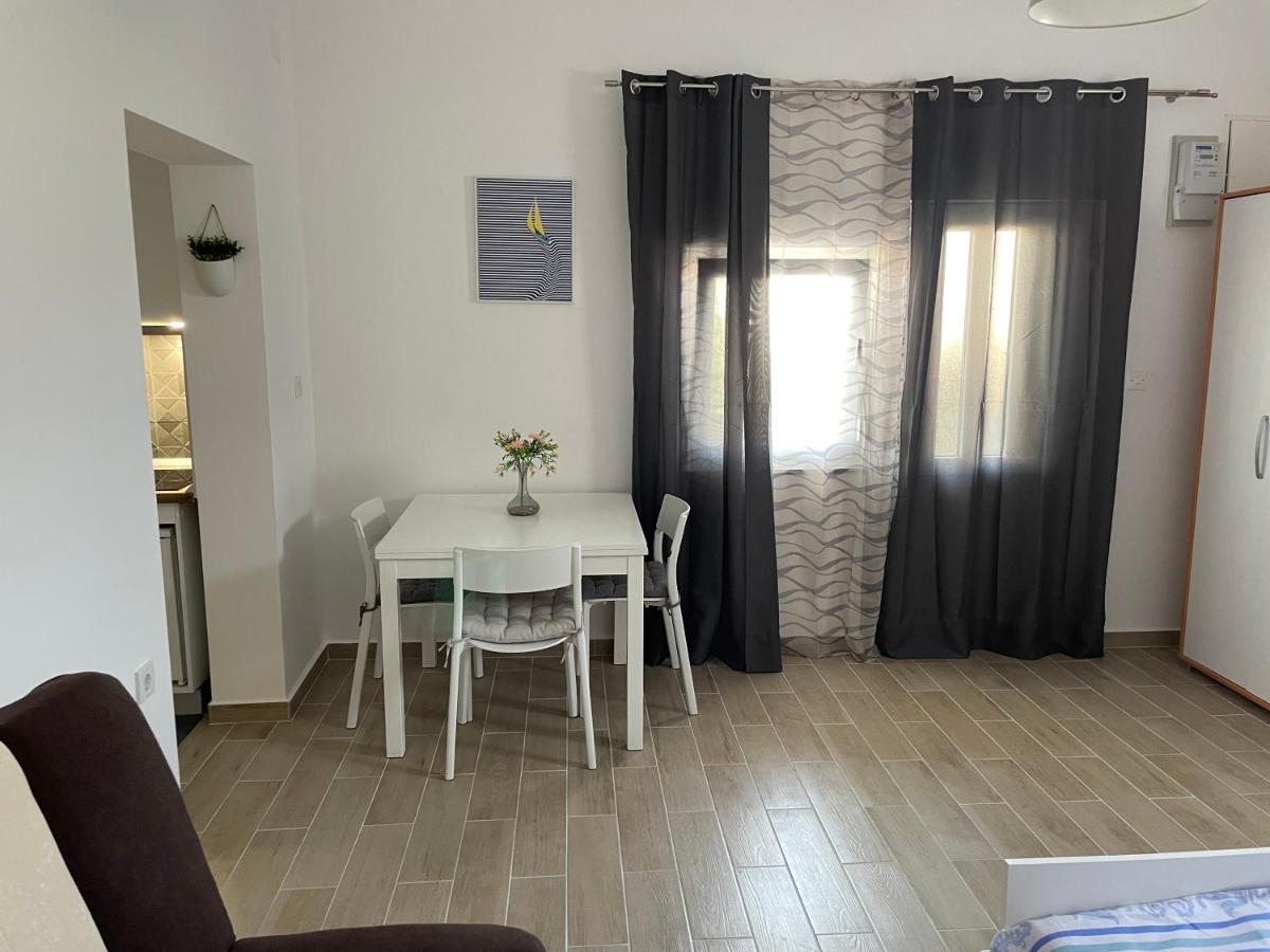 Apartments Anka Pag Pag Town Exterior photo