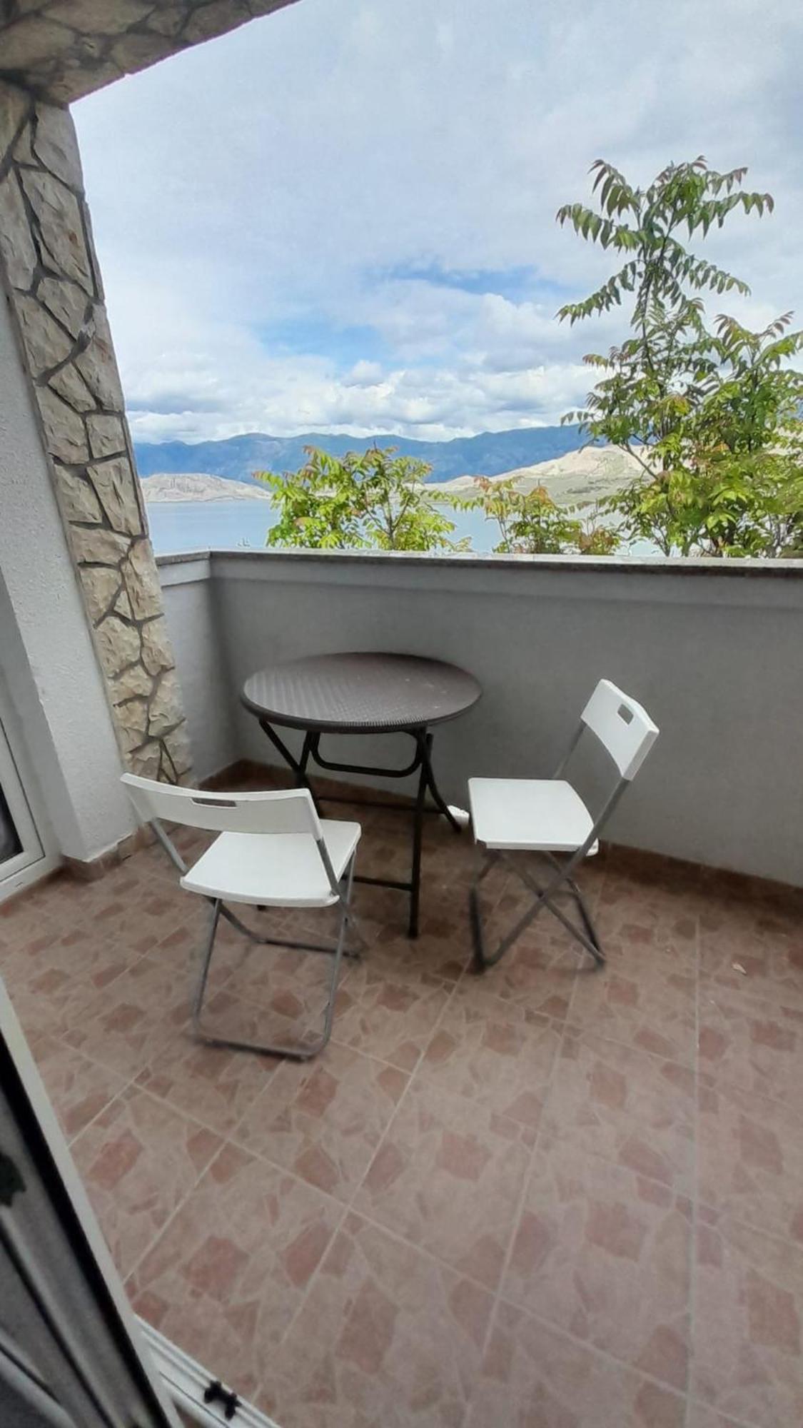 Apartments Anka Pag Pag Town Exterior photo